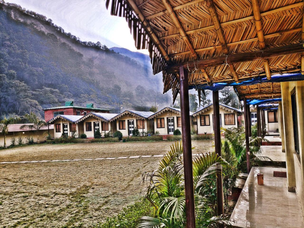 Garud Chatti River Resort Rishīkesh Extérieur photo