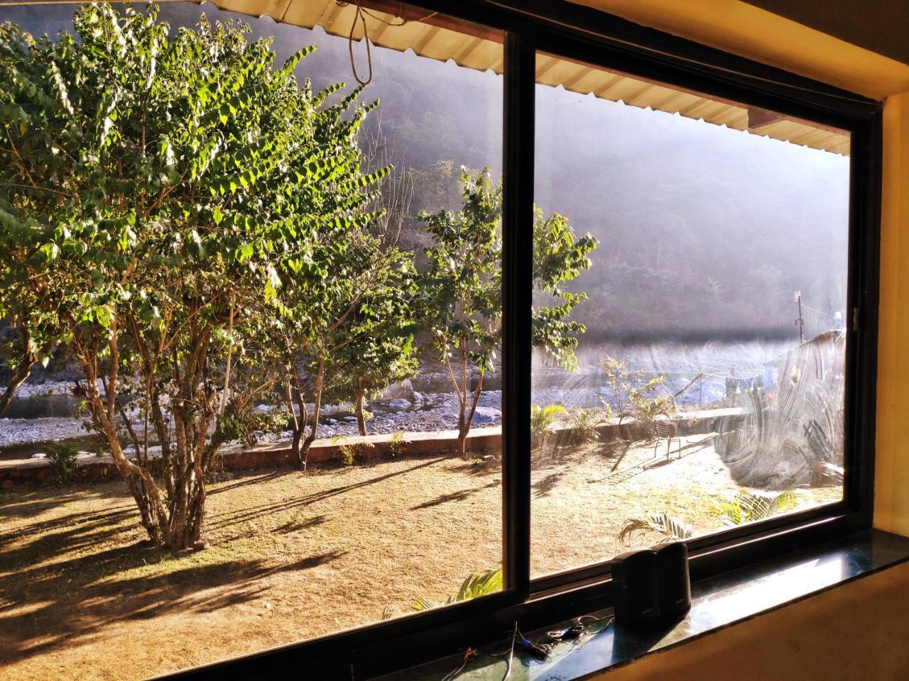 Garud Chatti River Resort Rishīkesh Extérieur photo